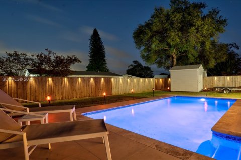 Villa ou maison à vendre à Cutler Bay, Floride: 3 chambres, 134.89 m2 № 2044617 - photo 15