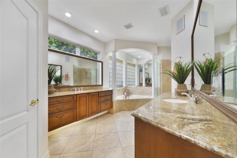 Casa en venta en Orlando, Florida, 5 dormitorios, 391.4 m2 № 2215126 - foto 25
