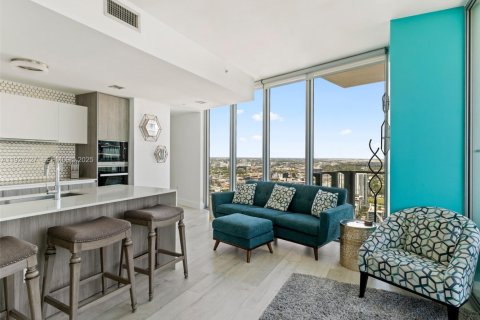 Copropriété à louer à Miami, Floride: 2 chambres, 98.48 m2 № 1986886 - photo 2