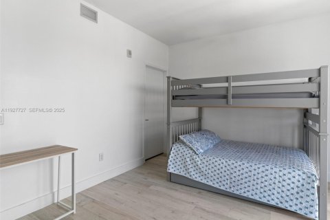 Copropriété à louer à Miami, Floride: 2 chambres, 98.48 m2 № 1986886 - photo 18