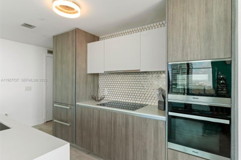 Copropriété à louer à Miami, Floride: 2 chambres, 98.48 m2 № 1986886 - photo 8