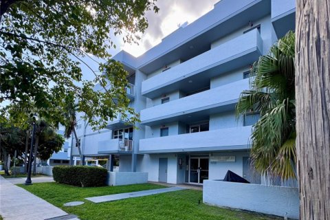 Condo in North Miami Beach, Florida, 2 bedrooms № 1976252 - photo 29