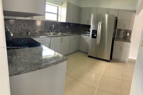 Copropriété à vendre à Miami, Floride: 3 chambres, 117.06 m2 № 1894284 - photo 14
