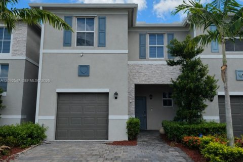 Adosado en Homestead, Florida 3 dormitorios, 159.05 m2 № 2376425