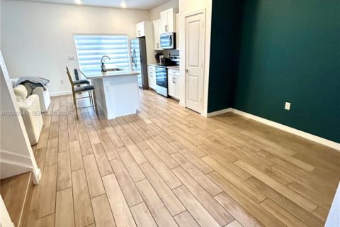 Adosado en alquiler en Homestead, Florida, 3 dormitorios, 159.05 m2 № 2376425 - foto 3