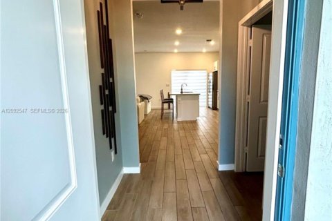 Adosado en alquiler en Homestead, Florida, 3 dormitorios, 159.05 m2 № 2376425 - foto 2