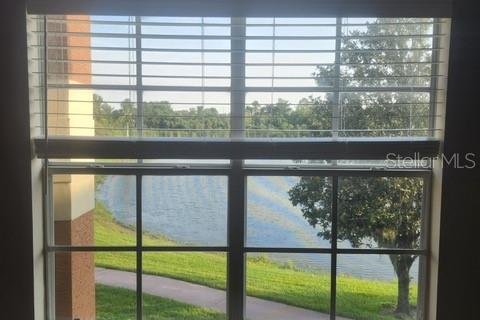 Condo in Oviedo, Florida, 2 bedrooms № 2219398 - photo 13