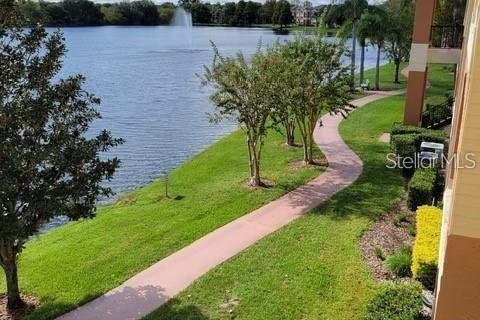Condo in Oviedo, Florida, 2 bedrooms № 2219398 - photo 20