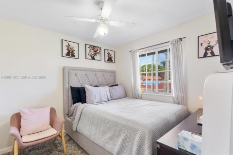 Купить таунхаус в Норт-Майами-Бич, Флорида 3 спальни, 89.74м2, № 2067809 - фото 12