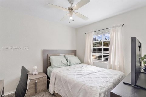 Купить таунхаус в Норт-Майами-Бич, Флорида 3 спальни, 89.74м2, № 2067809 - фото 8