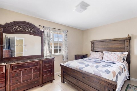 Купить таунхаус в Норт-Майами-Бич, Флорида 3 спальни, 89.74м2, № 2067809 - фото 10