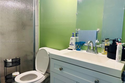 Condo in Miami, Florida, 2 bedrooms  № 1868830 - photo 10