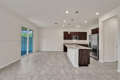 Touwnhouse à louer à Hollywood, Floride: 3 chambres, 165.37 m2 № 1931857 - photo 14