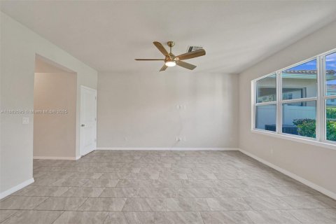 Touwnhouse à louer à Hollywood, Floride: 3 chambres, 165.37 m2 № 1931857 - photo 12