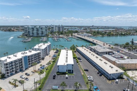 Copropriété à louer à Treasure Island, Floride: 1 chambre, 57.51 m2 № 2101231 - photo 21