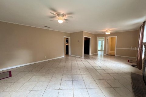 House in Gainesville, Florida 3 bedrooms, 139.35 sq.m. № 1912458 - photo 2