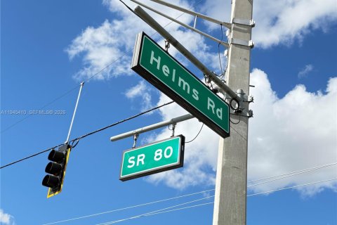 Propiedad comercial en venta en LaBelle, Florida № 2002264 - foto 4