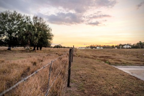 Propiedad comercial en venta en LaBelle, Florida № 2002264 - foto 6