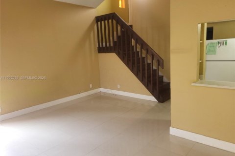 Adosado en alquiler en Lauderhill, Florida, 3 dormitorios, 78.87 m2 № 2006458 - foto 5