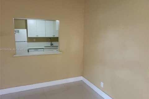 Adosado en alquiler en Lauderhill, Florida, 3 dormitorios, 78.87 m2 № 2006458 - foto 4