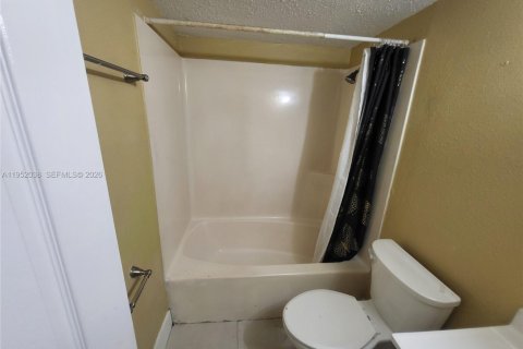 Adosado en alquiler en Lauderhill, Florida, 3 dormitorios, 78.87 m2 № 2006458 - foto 11
