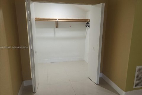 Adosado en alquiler en Lauderhill, Florida, 3 dormitorios, 78.87 m2 № 2006458 - foto 17