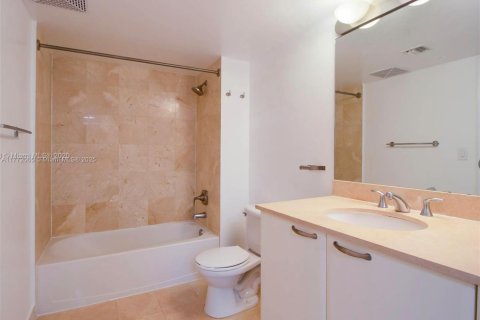 Condominio en venta en Miami, Florida, 1 dormitorio, 73.49 m2 № 1728270 - foto 7