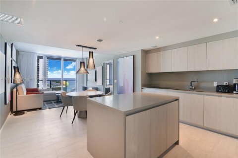 Condo in Hollywood, Florida, 2 bedrooms  № 1710713 - photo 2
