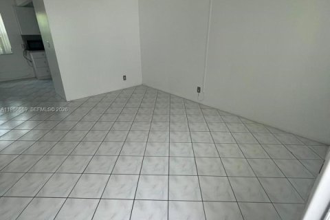 Купить виллу или дом в Холливуд, Флорида 1 спальня, 52.21м2, № 2048367 - фото 14