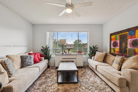 Condominio en venta en Coral Springs, Florida, 2 dormitorios, 71.35 m2 № 2059419 - foto 7