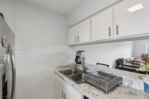 Condominio en venta en Coral Springs, Florida, 2 dormitorios, 71.35 m2 № 2059419 - foto 15