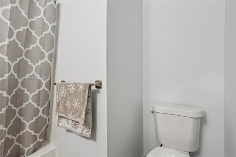 Condominio en venta en Coral Springs, Florida, 2 dormitorios, 71.35 m2 № 2059419 - foto 17