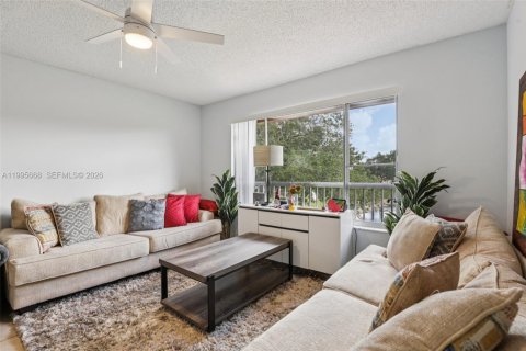 Condominio en venta en Coral Springs, Florida, 2 dormitorios, 71.35 m2 № 2059419 - foto 8