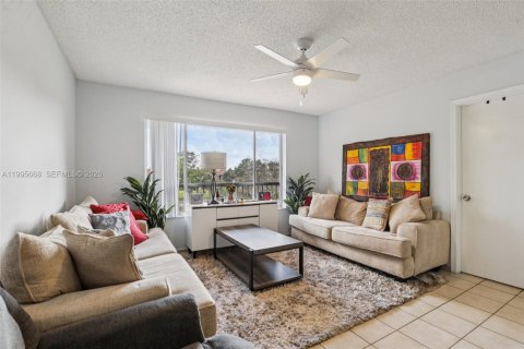 Condominio en venta en Coral Springs, Florida, 2 dormitorios, 71.35 m2 № 2059419 - foto 6