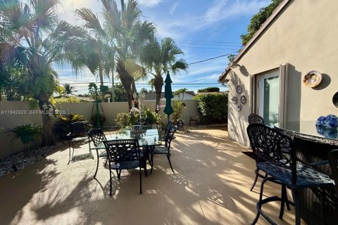 Casa en venta en Miami, Florida, 4 dormitorios, 146.32 m2 № 2002096 - foto 26