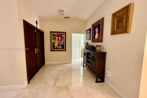 Casa en venta en Miami, Florida, 4 dormitorios, 146.32 m2 № 2002096 - foto 6