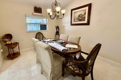 Casa en venta en Miami, Florida, 4 dormitorios, 146.32 m2 № 2002096 - foto 10