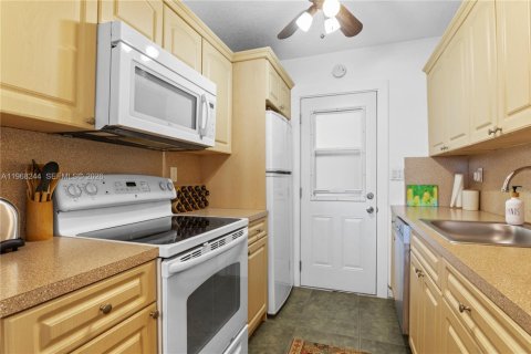 Condominio en venta en Miami, Florida, 2 dormitorios, 82.03 m2 № 2029363 - foto 3