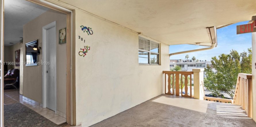 Condominio en Miami, Florida, 2 dormitorios № 2029363