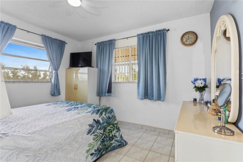 Condominio en venta en Miami, Florida, 2 dormitorios, 82.03 m2 № 2029363 - foto 11