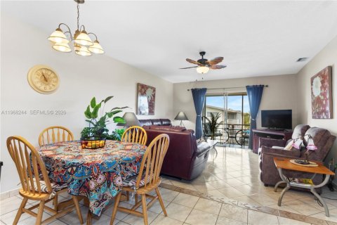 Condominio en venta en Miami, Florida, 2 dormitorios, 82.03 m2 № 2029363 - foto 5