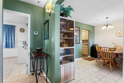 Condominio en venta en Miami, Florida, 2 dormitorios, 82.03 m2 № 2029363 - foto 10