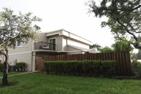 Villa ou maison à louer à Plantation, Floride: 2 chambres, 116.96 m2 № 1930352 - photo 1