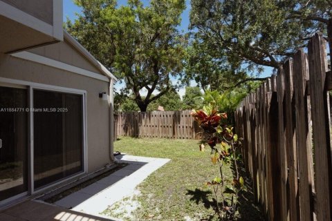 Villa ou maison à louer à Plantation, Floride: 2 chambres, 116.96 m2 № 1930352 - photo 17