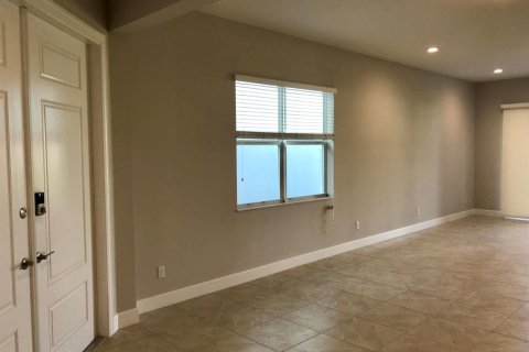 Casa en alquiler en Lake Worth, Florida, 3 dormitorios, 185.8 m2 № 2278698 - foto 8