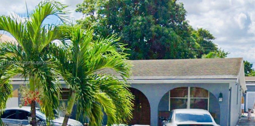 Casa en Hialeah, Florida 4 dormitorios, 182.37 m2 № 1993185