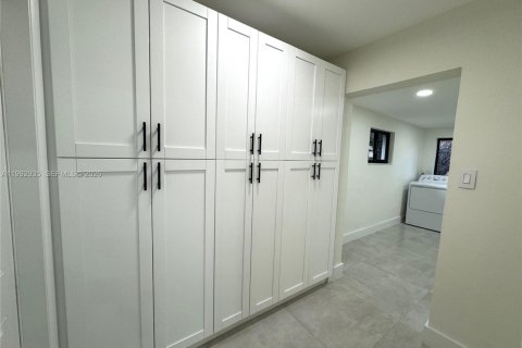 Villa ou maison à louer à Fort Lauderdale, Floride: 3 chambres, 162.3 m2 № 2056765 - photo 20