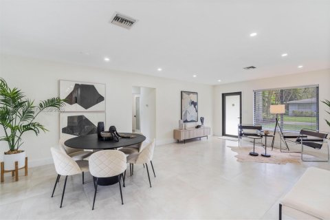 Villa ou maison à louer à Fort Lauderdale, Floride: 3 chambres, 162.3 m2 № 2056765 - photo 7