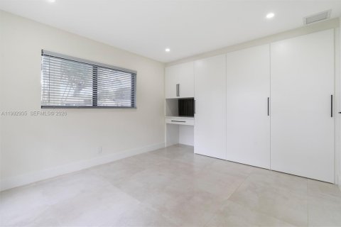 Villa ou maison à louer à Fort Lauderdale, Floride: 3 chambres, 162.3 m2 № 2056765 - photo 10