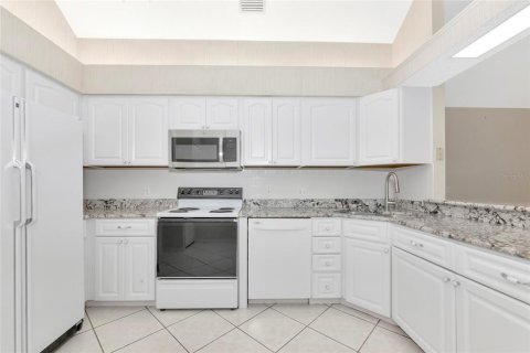 Condo in Sarasota, Florida, 2 bedrooms  № 1887098 - photo 14